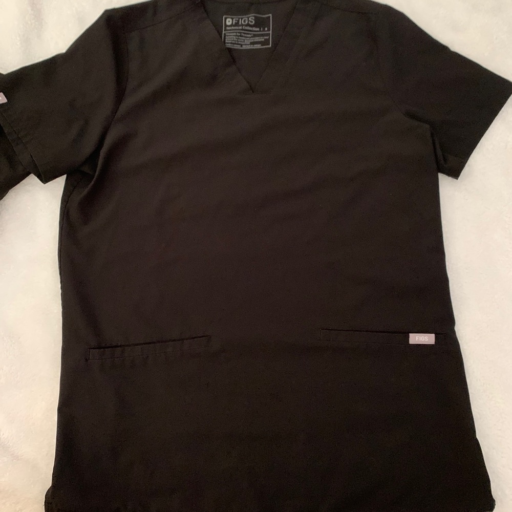 FIGS scrub top